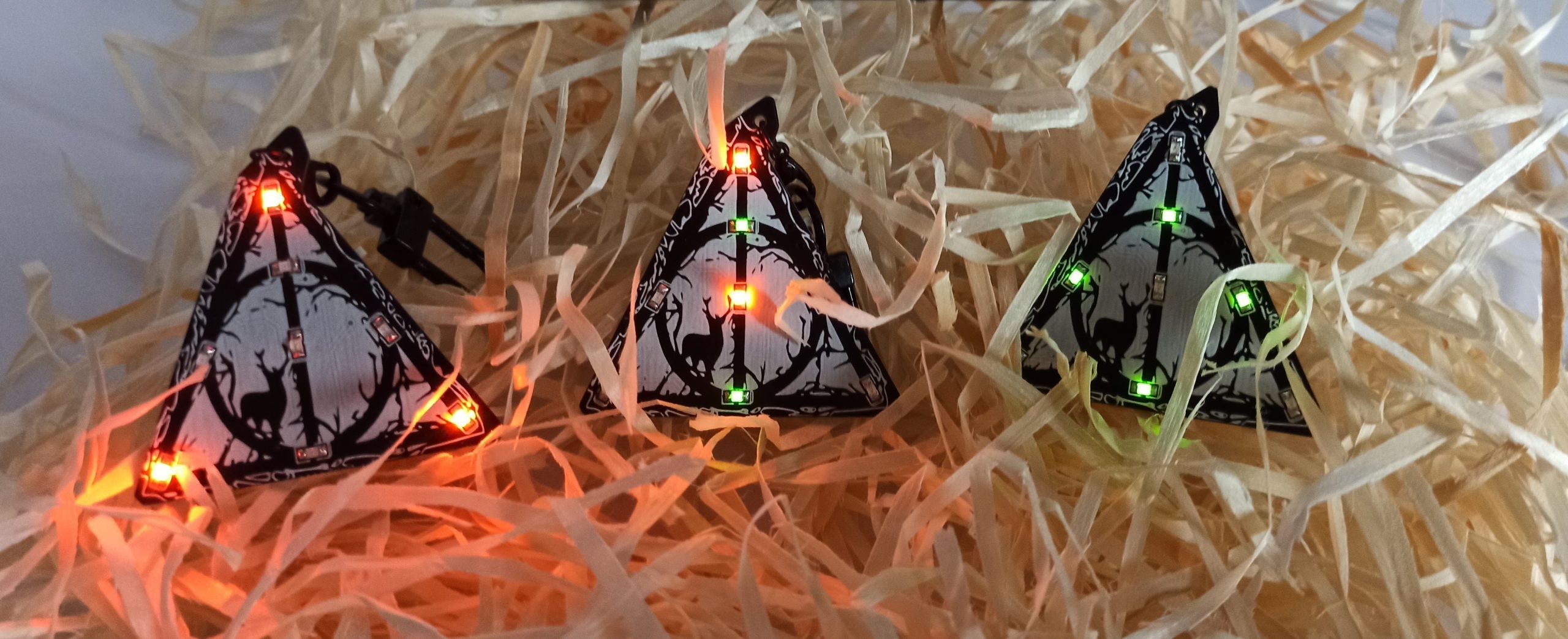 🧙♂️PCB-бейдж DeathHallows : «Магія Хогвардса у вас у кишені»